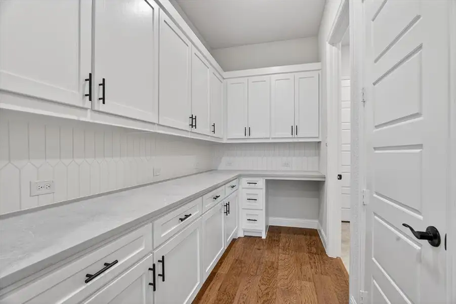 Furnished interior view inside a new home in Rockwood 65', Mansfield (Image 10).