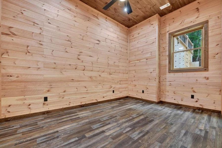 Spacious, unfurnished interior of a new home in , Blue Ridge (Image 11).