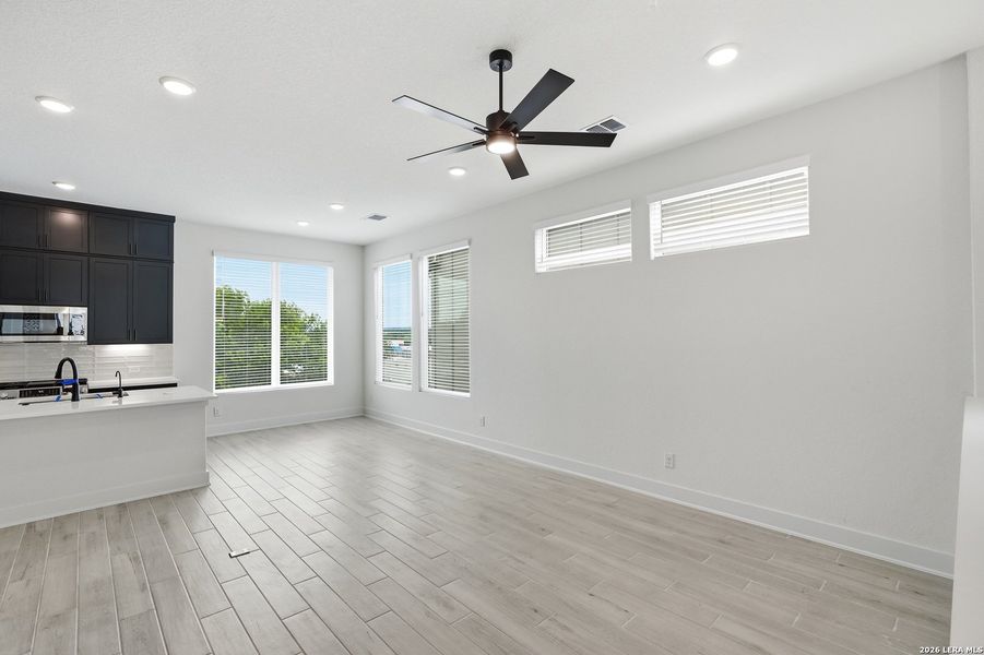 Spacious, unfurnished interior of a new home in Rose Hill, San Antonio (Image 18). Spacious, unfurnished interior of a new home in Rose Hill, San Antonio (Image 18).