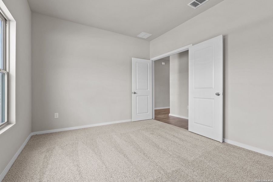 Spacious, unfurnished interior of a new home in Summerlin, San Antonio (Image 27).