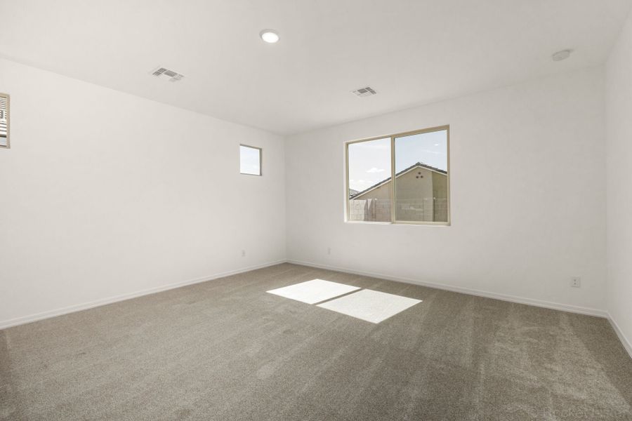 Spacious, unfurnished interior of a new home in Tyler Ranch, Buckeye (Image 11).