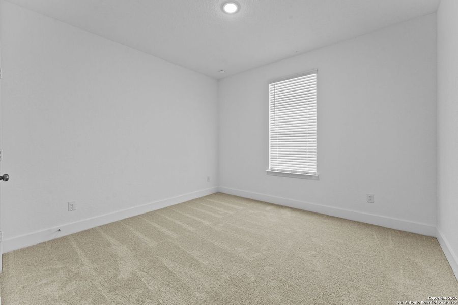 Spacious, unfurnished interior of a new home in Gatehouse: Classic Collection, New Braunfels (Image 20).