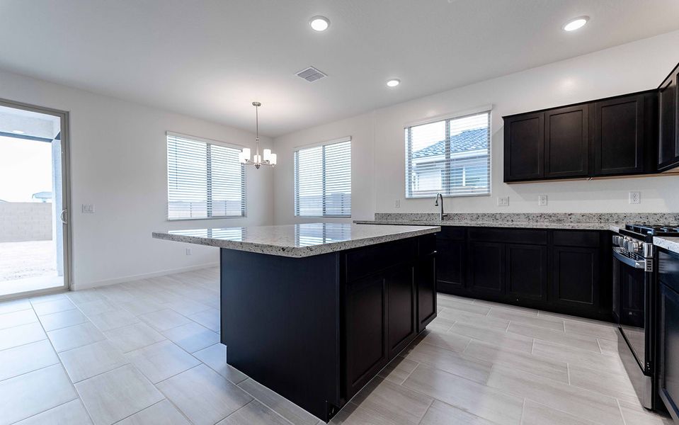 Furnished interior view inside a new home in Rancho Mirage, Maricopa (Image 7).