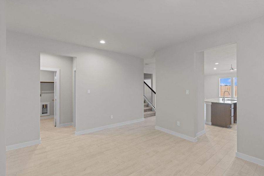 Spacious, unfurnished interior of a new home in Briarwood Crossing, Rosenberg (Image 16). Spacious, unfurnished interior of a new home in Briarwood Crossing, Rosenberg (Image 16).