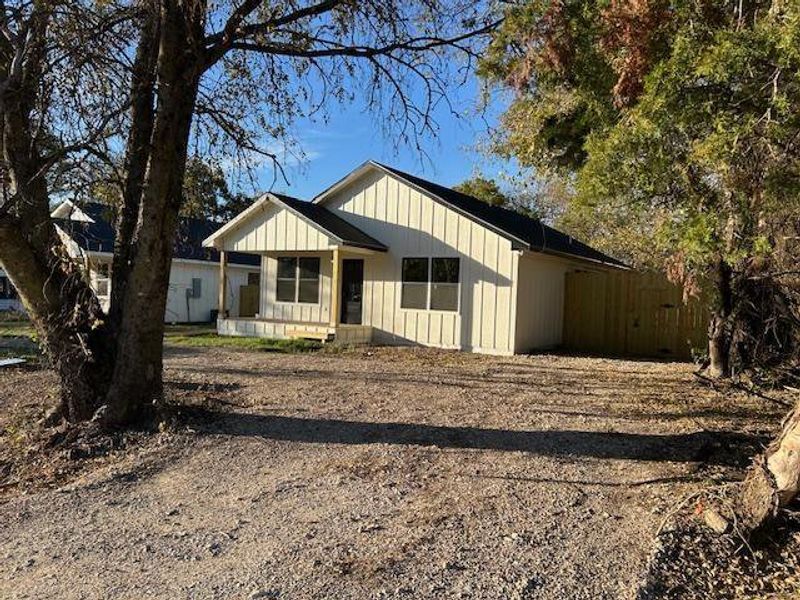 Exterior details and patio area of a home in , Ector (Image 17).