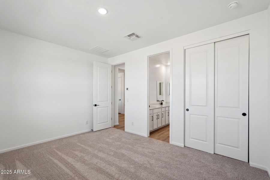 21-web-or-mls-W Cheryl Dr-1405-021