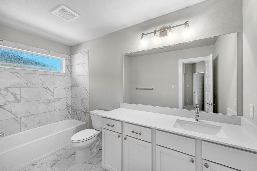 Furnished interior view inside a new home in Briarwood Crossing, Rosenberg (Image 9).