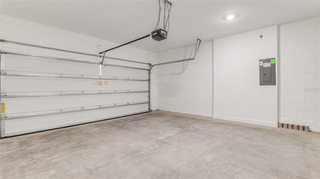 Spacious, unfurnished interior of a new home in Cresswind DeLand, Deland (Image 21).