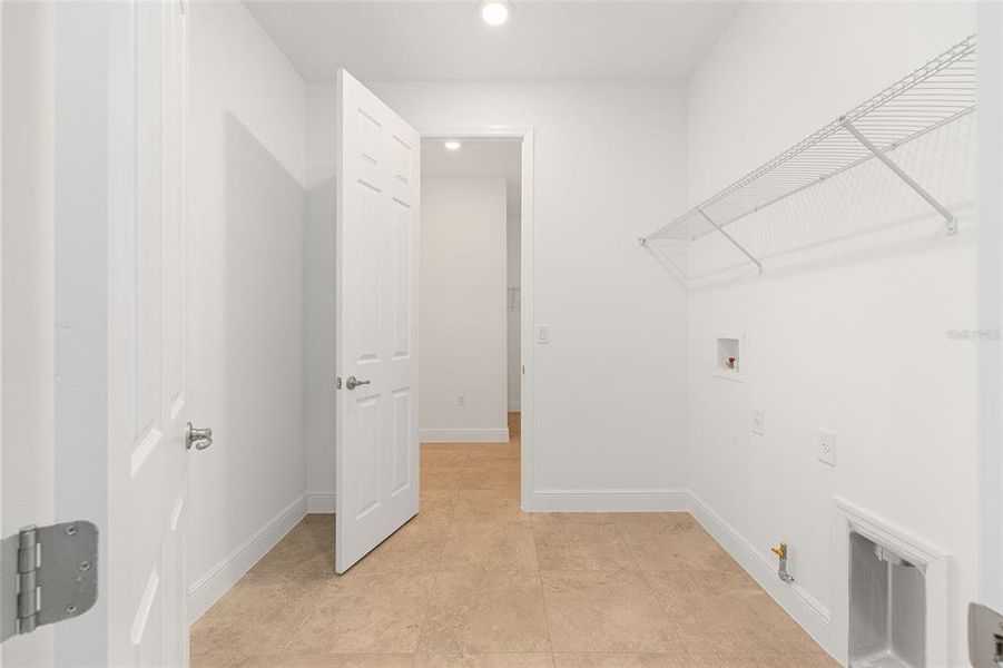 Spacious, unfurnished interior of a new home in , Ocala (Image 36).