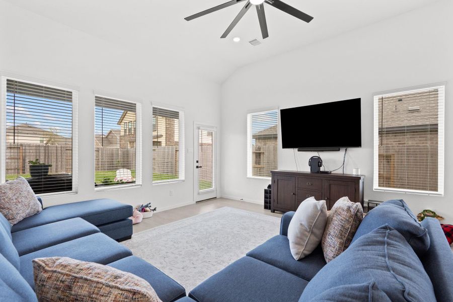 Furnished interior view inside a new home in Lago Mar, Texas City (Image 8).