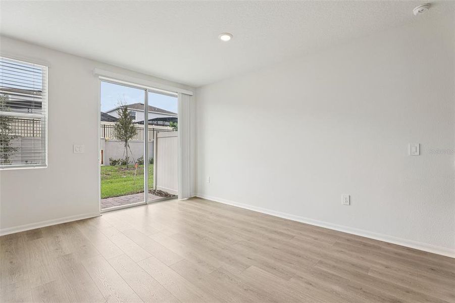 Spacious, unfurnished interior of a new home in Cagan Crossings West, Clermont (Image 27).