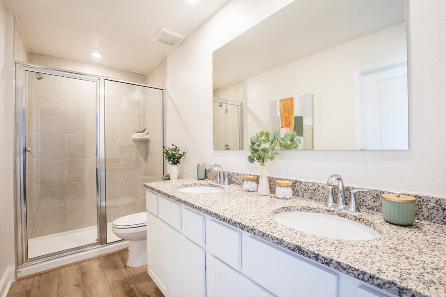 Representative furnished interior of a home built from the Carlisle by Maronda Homes in Cassie Oaks, Jacksonville (Image 21).