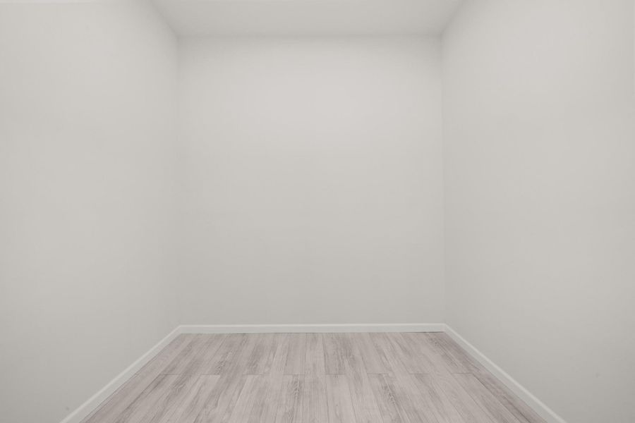 Spacious, unfurnished interior of a new home in , Lake Placid (Image 32).