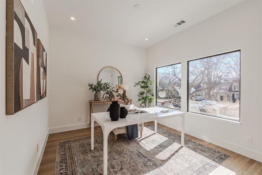 Furnished interior view inside a new home in , Dallas (Image 12).