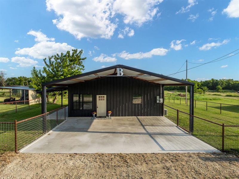 Community amenities in , Walnut Springs (Image 26).