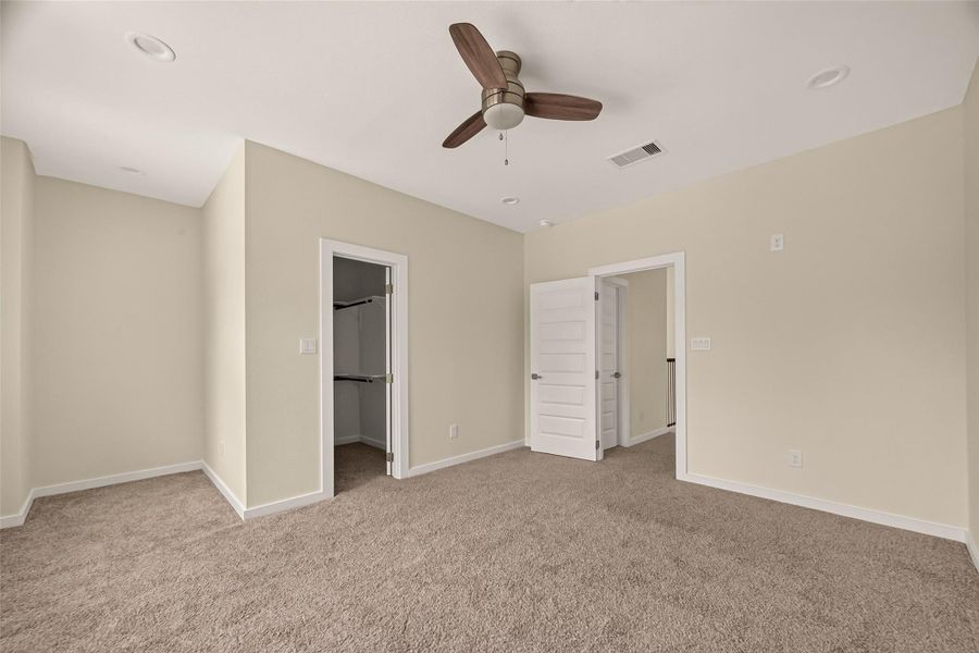 Spacious, unfurnished interior of a new home in , Houston (Image 16).