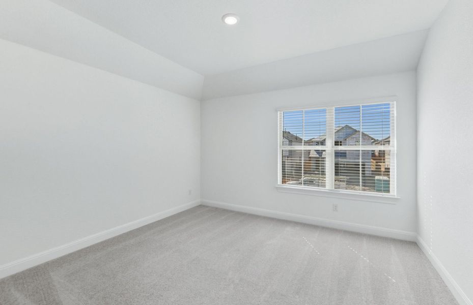 Spacious, unfurnished interior of a new home in Santa Rita Ranch, Liberty Hill (Image 35).
