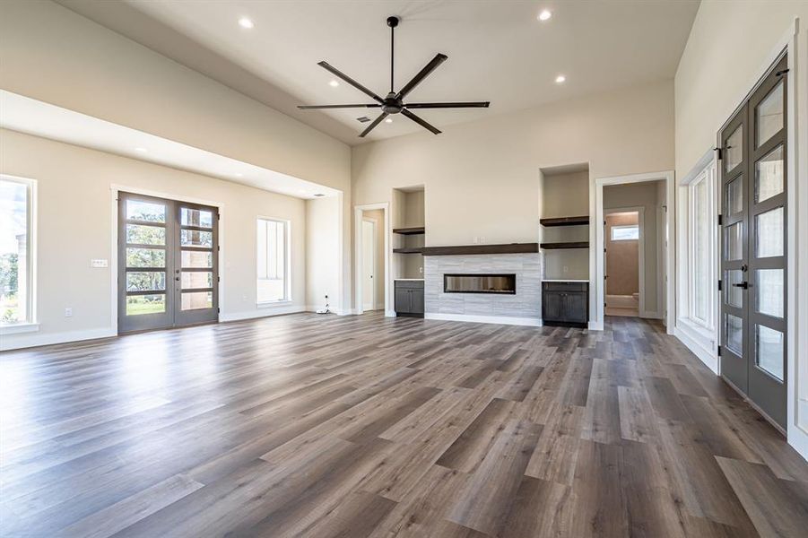 Spacious, unfurnished interior of a new home in , Granbury (Image 14). Spacious, unfurnished interior of a new home in , Granbury (Image 14).
