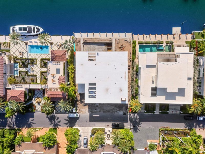 Image 8 of a home in .