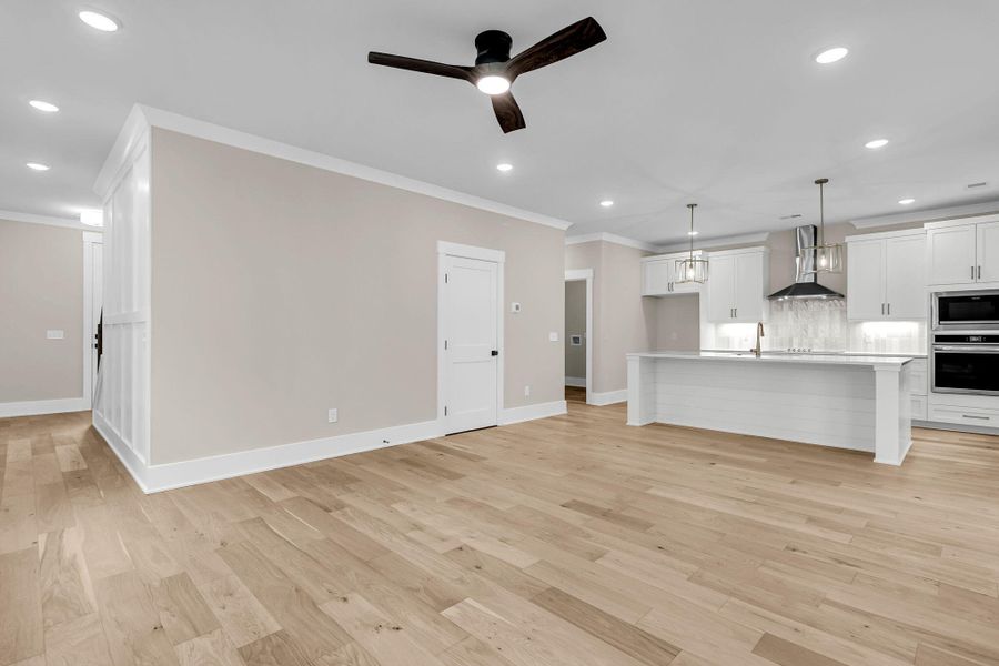 Spacious, unfurnished interior of a new home in , Charleston (Image 19).