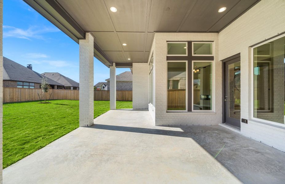 **Representative photo** **Representative photo**