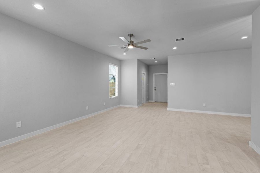 Spacious, unfurnished interior of a new home in Grand Oaks Village, Houston (Image 13). Spacious, unfurnished interior of a new home in Grand Oaks Village, Houston (Image 13).
