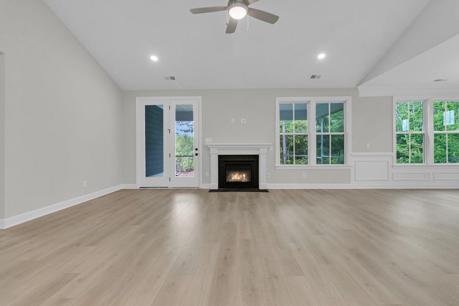 Spacious, unfurnished interior of a new home in Tidewater at Lakes of Cane Bay, Summerville (Image 36). Spacious, unfurnished interior of a new home in Tidewater at Lakes of Cane Bay, Summerville (Image 36).