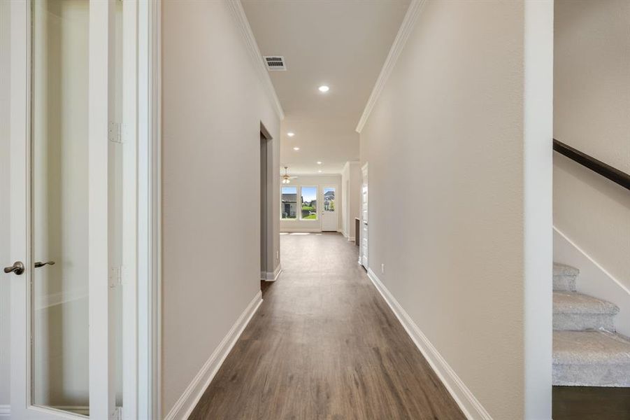 Spacious, unfurnished interior of a new home in Heath Golf and Yacht, Heath (Image 27).