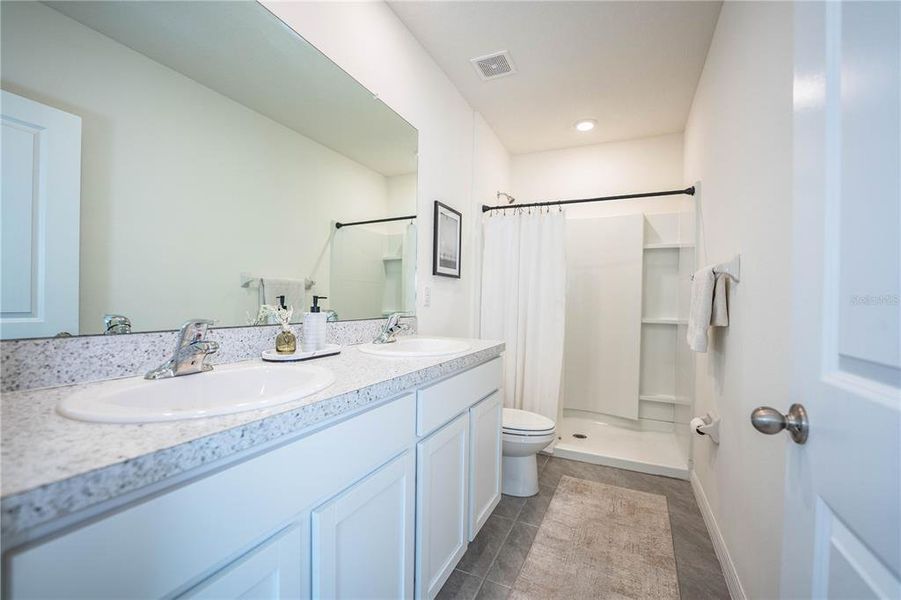 Furnished interior view inside a new home in , Plant City (Image 49).