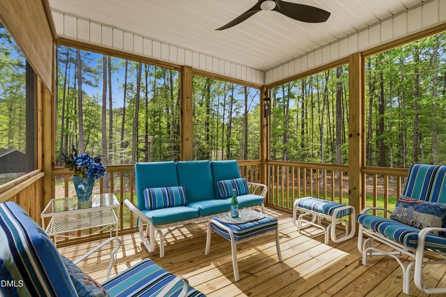 SP overlooks tranquil backyard!