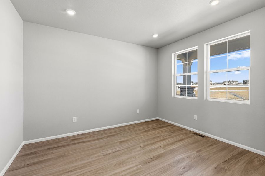 Spacious, unfurnished interior of a new home in The Estates Collection at Murphy Creek, Aurora (Image 16).