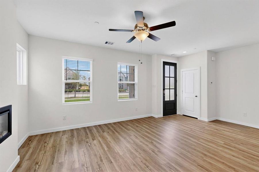 Spacious, unfurnished interior of a new home in Solterra Texas, Mesquite (Image 33).