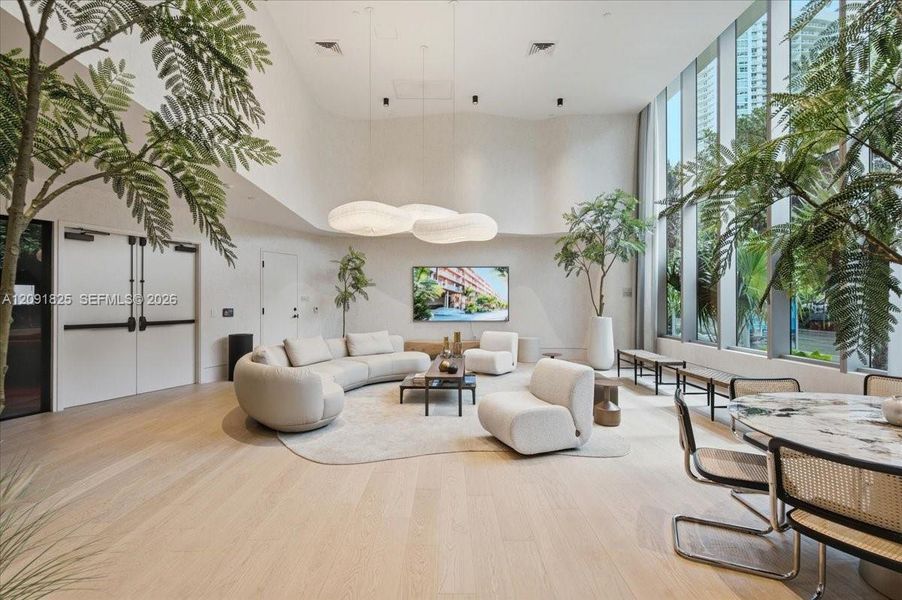 Community amenities in , Miami (Image 36).