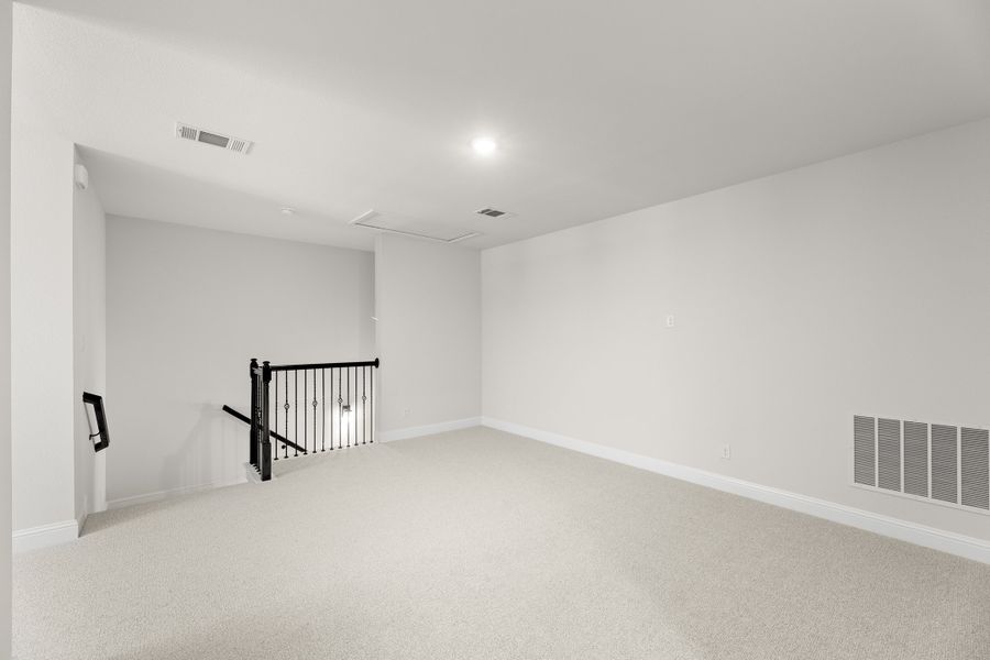 Representative unfurnished interior of a home built from the Cedarwood II by Sandlin Homes in Lakesong, Midlothian (Image 29).