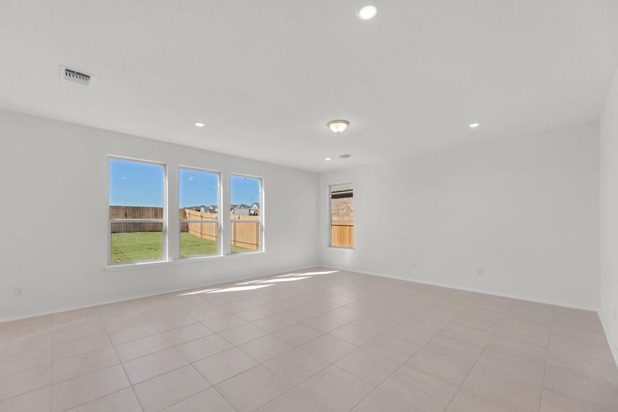 Spacious, unfurnished interior of a new home in Salerno - Heritage Collection, Round Rock (Image 20).