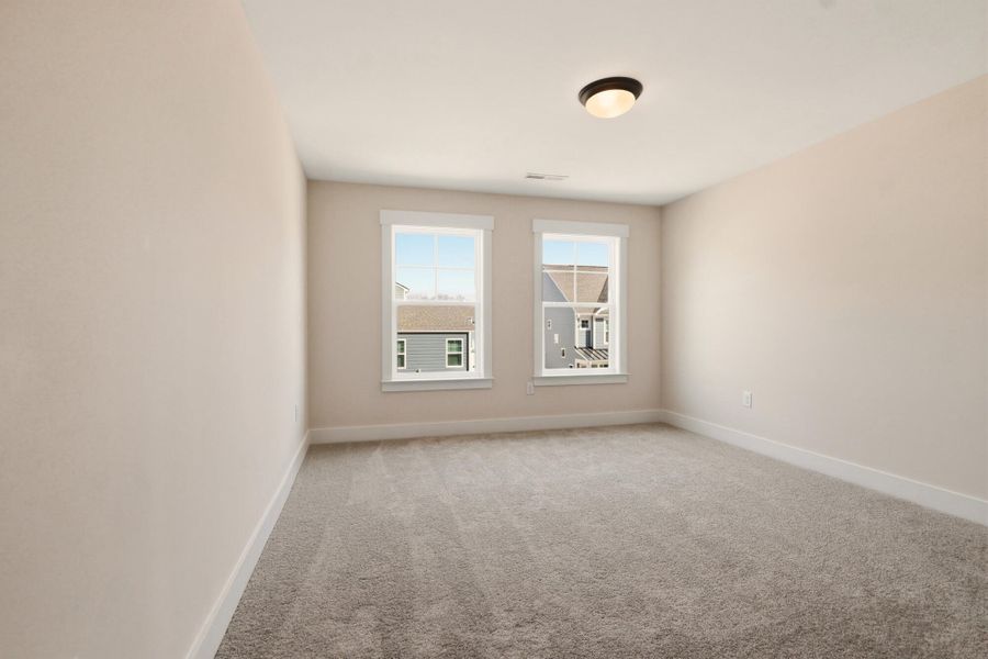 Spacious, unfurnished interior of a new home in Harbor Crossing, Greensboro (Image 33).