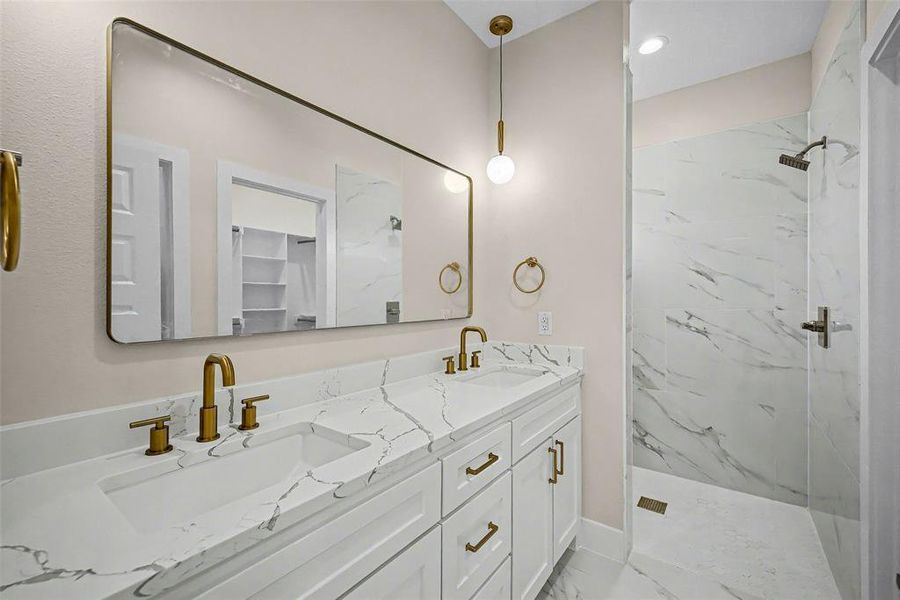 Furnished interior view inside a new home in , Granbury (Image 17).