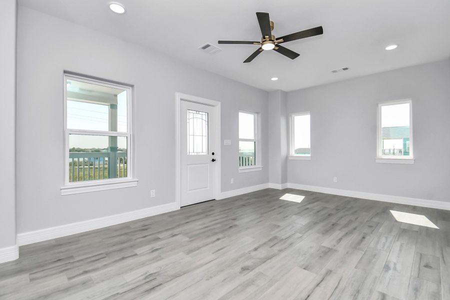 Spacious, unfurnished interior of a new home in , Dickinson (Image 16).