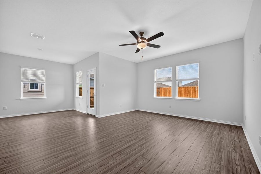 Spacious, unfurnished interior of a new home in River Ridge, Crandall (Image 14).