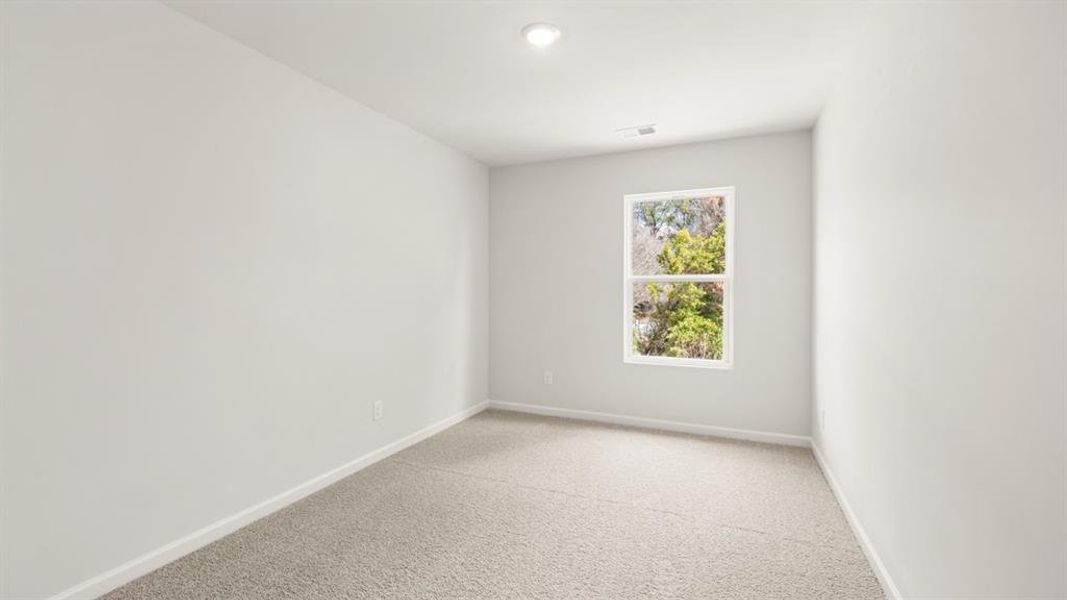 Spacious, unfurnished interior of a new home in Roseleigh Park, Douglasville (Image 25).