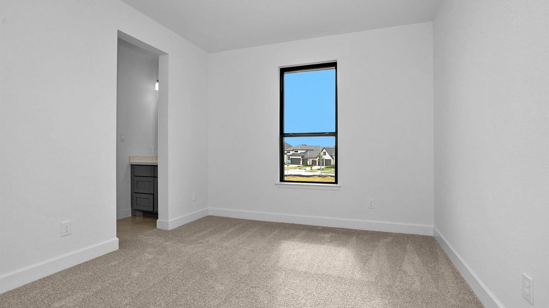 Spacious, unfurnished interior of a new home in Meridiana 70', Manvel (Image 13).