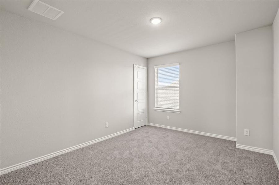Spacious, unfurnished interior of a new home in Rocky Creek Crossing, Fort Worth (Image 17). Spacious, unfurnished interior of a new home in Rocky Creek Crossing, Fort Worth (Image 17).
