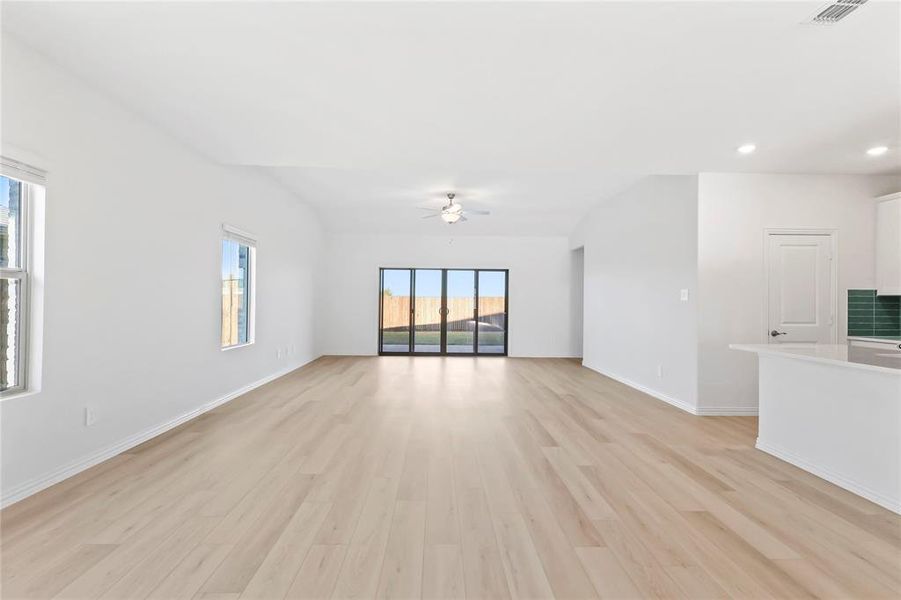 Spacious, unfurnished interior of a new home in River Ridge, Crandall (Image 17).