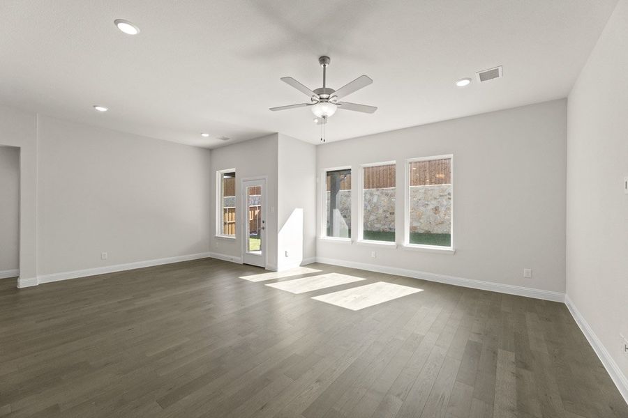 Representative unfurnished interior of a home built from the San Martino II by Pacesetter Homes in Park Hills, Rockwall (Image 21). Representative unfurnished interior of a home built from the San Martino II by Pacesetter Homes in Park Hills, Rockwall (Image 21).