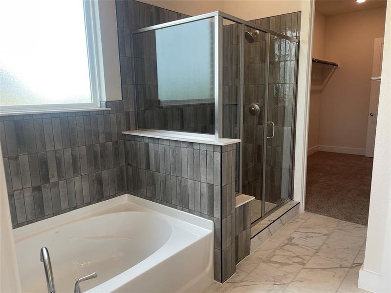 Furnished interior view inside a new home in Tuscan Estates, Waxahachie (Image 10).