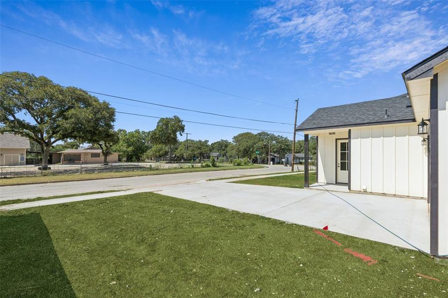 Front exterior of a new home in , Fort Worth, TX, highlighting curb appeal (Image 20).