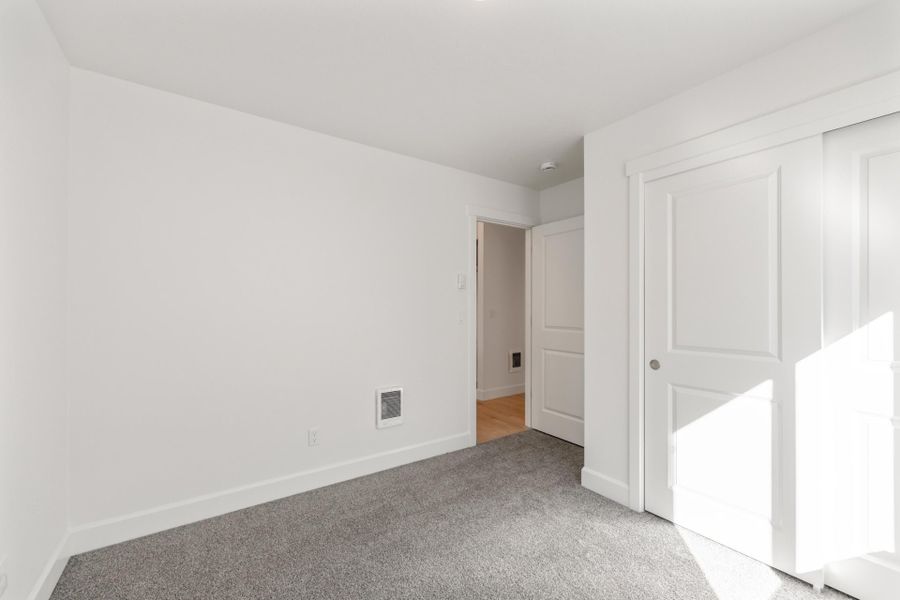 Spacious, unfurnished interior of a new home in Feather Ridge, Redmond (Image 23). Spacious, unfurnished interior of a new home in Feather Ridge, Redmond (Image 23).