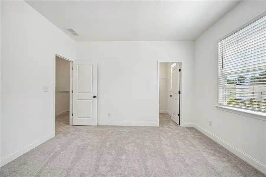 Spacious, unfurnished interior of a new home in Auburn Glen, Dacula (Image 23).