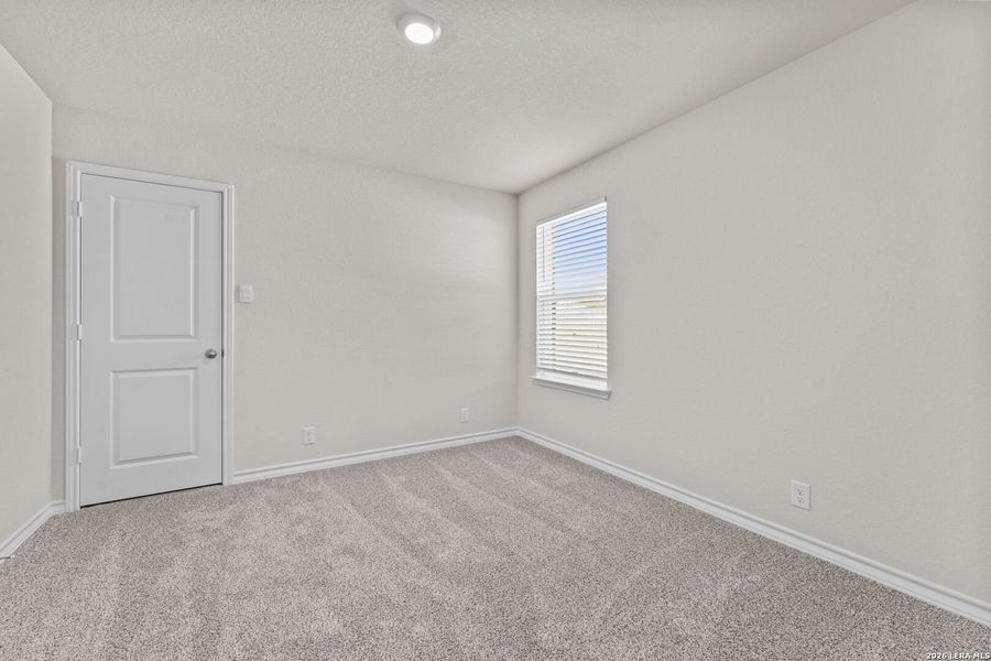 Spacious, unfurnished interior of a new home in Steele Creek, Cibolo (Image 12).
