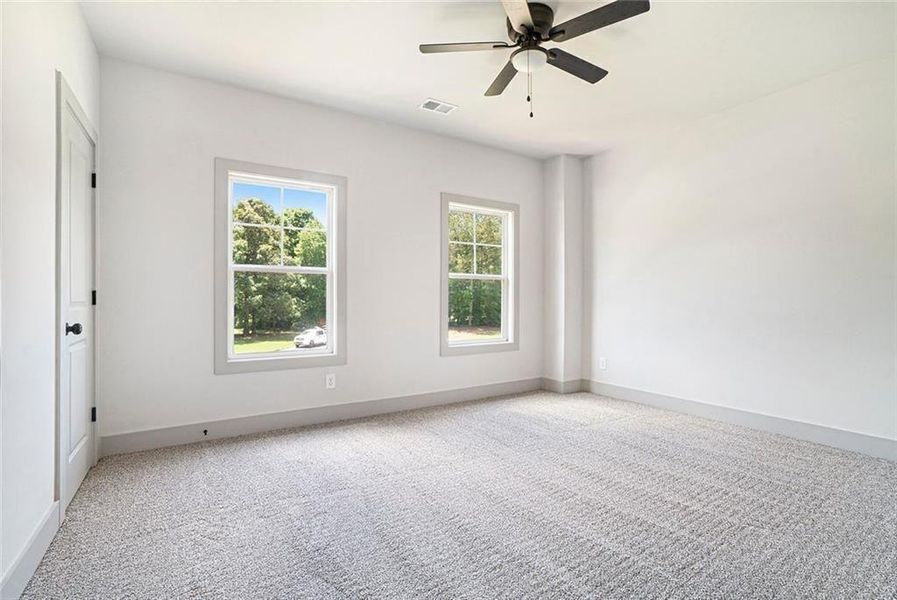 Spacious, unfurnished interior of a new home in , Oxford (Image 22).